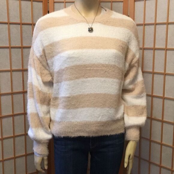 3/$20 Wild Fable Fuzzy Sweater - Picture 2 of 8